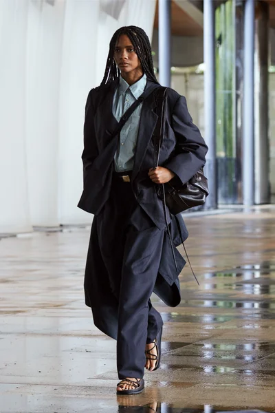 Look 19